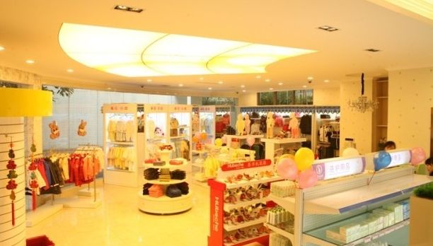 剛開業四個月的小店關門歇業，原因有兩點：一是甲醛超標了5倍多，二是老板娘因此流產了……