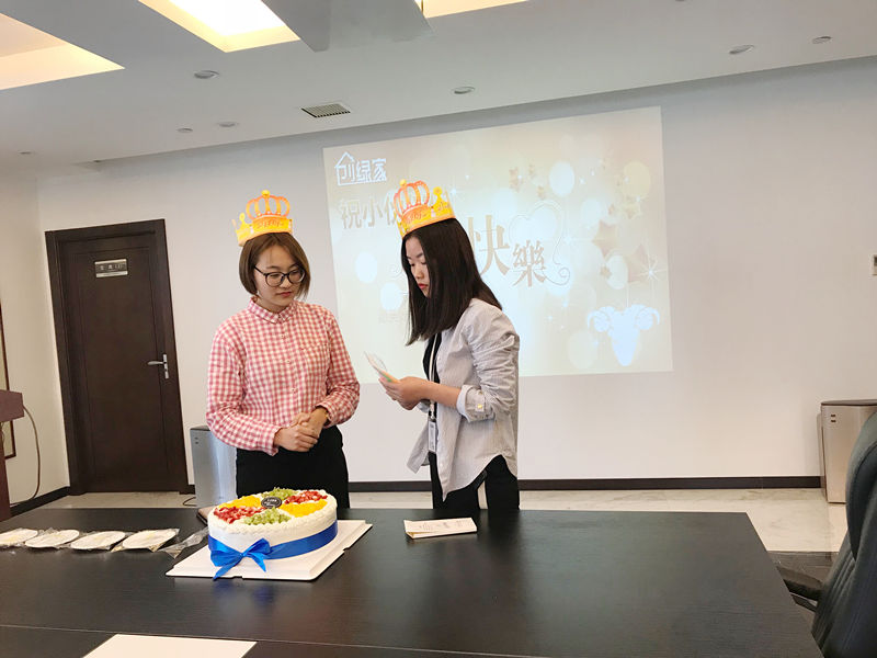 【4月生日會】業務很硬核，而我們只是甜美小公舉