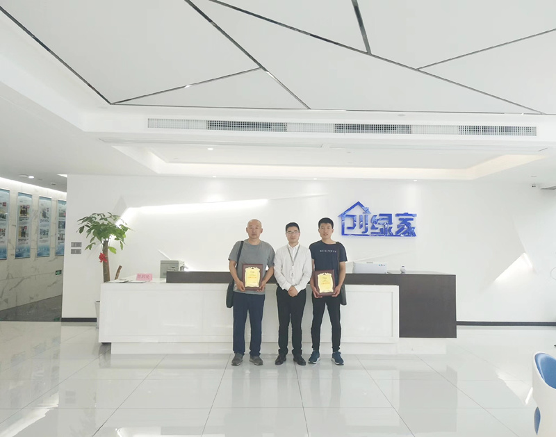 熱烈祝賀李總兄弟簽約創綠家大同市區級代理！