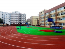 對“毒跑道”說不，中小學(xué)塑膠跑道出強制新國標(biāo)：甲醛不得高于0.4mg